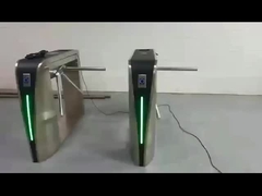 GAT-330 RFID 접근 제어 단추 개방 컨트롤러와 함께 삼각기 턴스틸 게이트